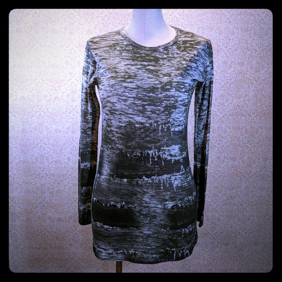 Tops - Long sleeve crew neck long shirt top S M